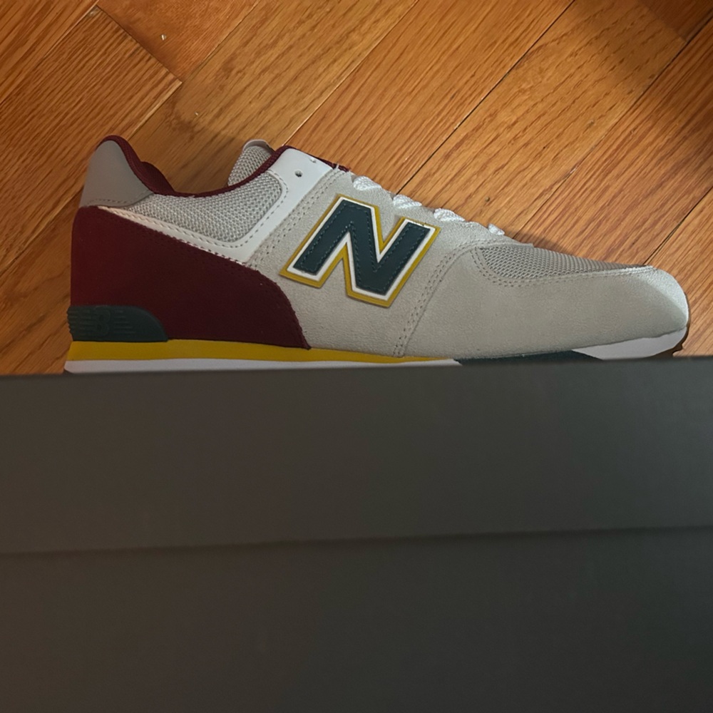 New Balance Gray and Red Sneakers Athletic Comfort BRAND NEW - Never worn